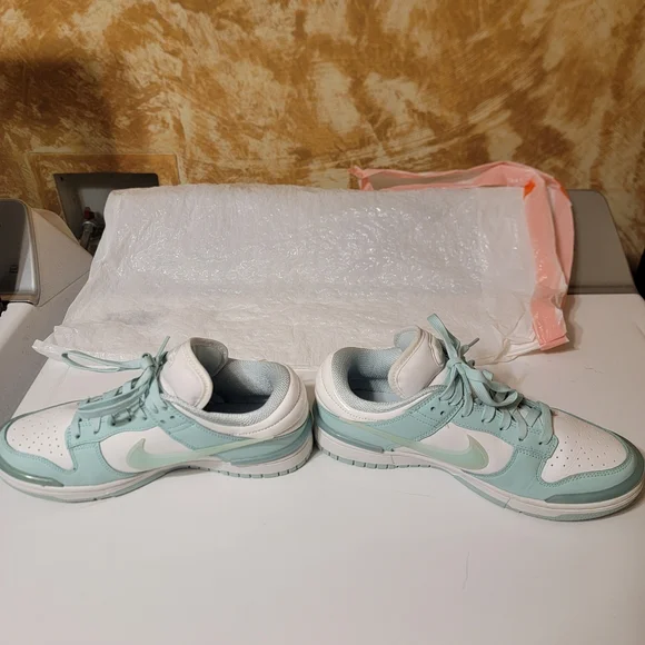 Nike Dunk Low Twist - Picture 3 of 6